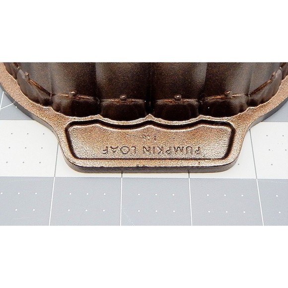 Nordic Ware Pumpkin On The Vine Loaf Bread Pan 1 LB Harvest Leaves Made In USA - Picture 6 of 8